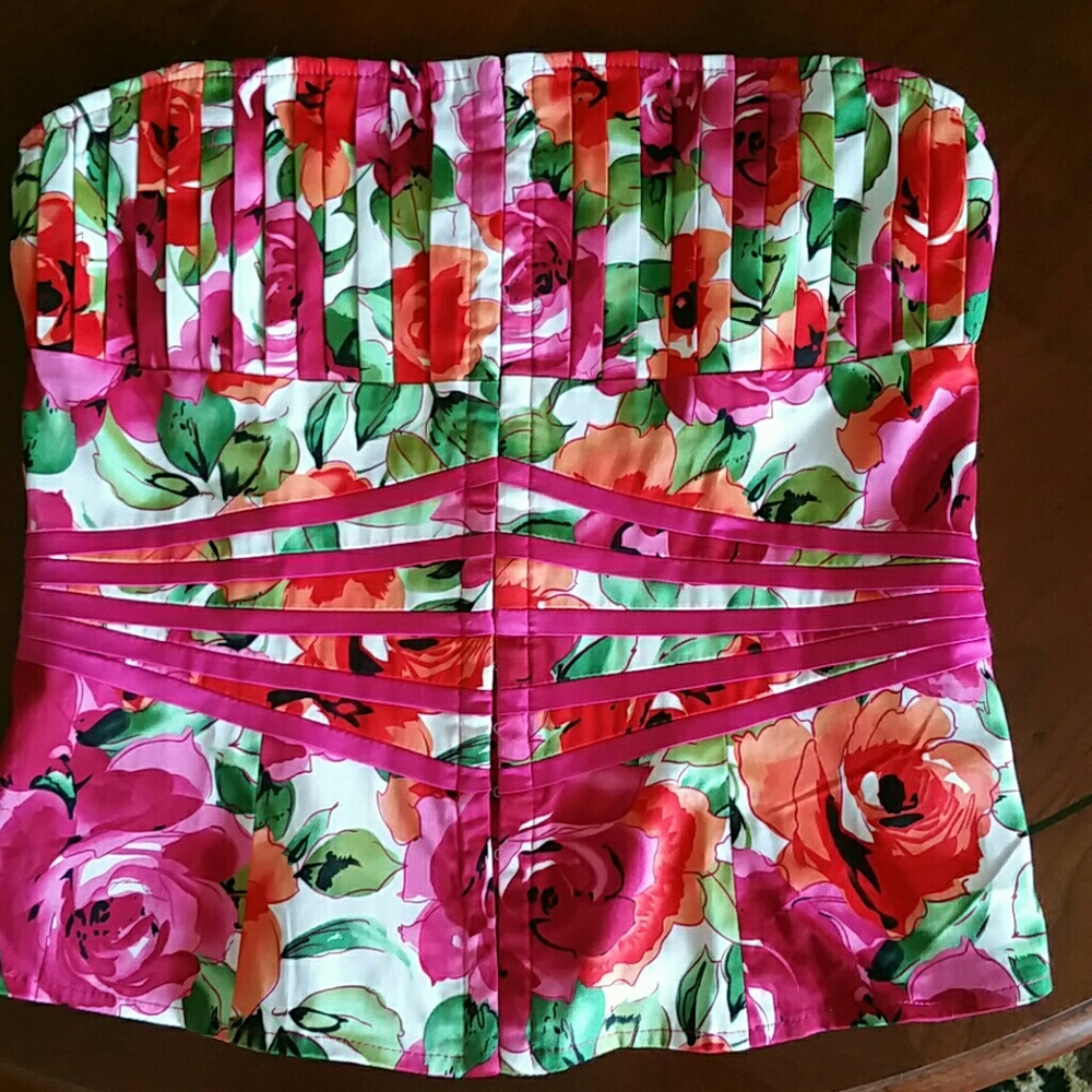 Twentyone ,strapless, corset-style top